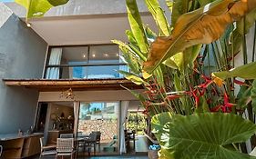 Casa Nina Milagres